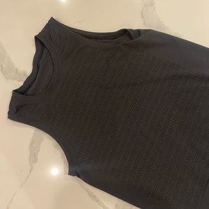Women's Lululemon size 6 High neck Top